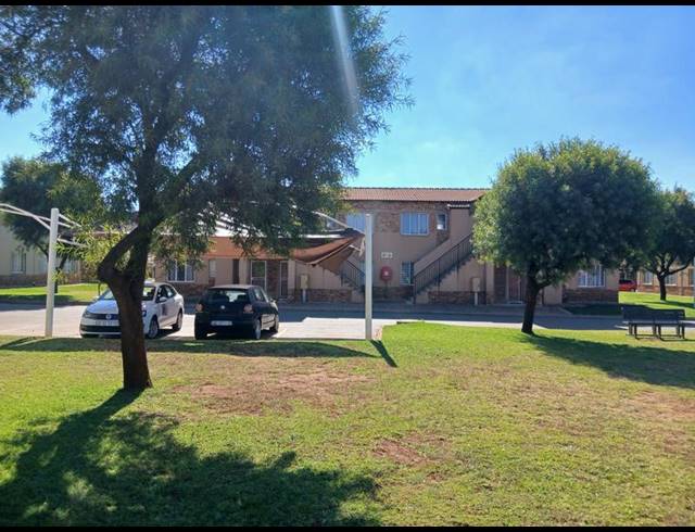 2 BEDROOM APARTMENT FOR SALE IN PROTEA GLEN